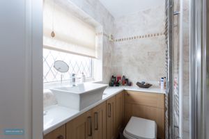 En-suite- click for photo gallery